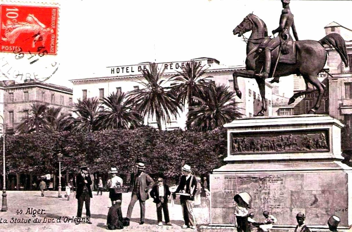 1453- Alger - Statue du Duc d'Orleans.jpg